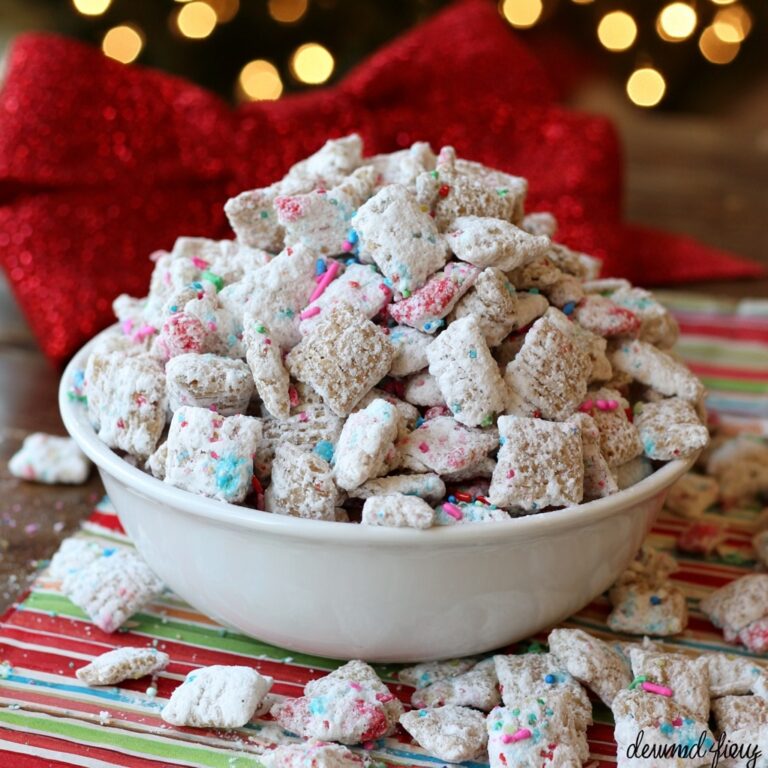 Reindeer Food (Christmas Puppy Chow) Recipe